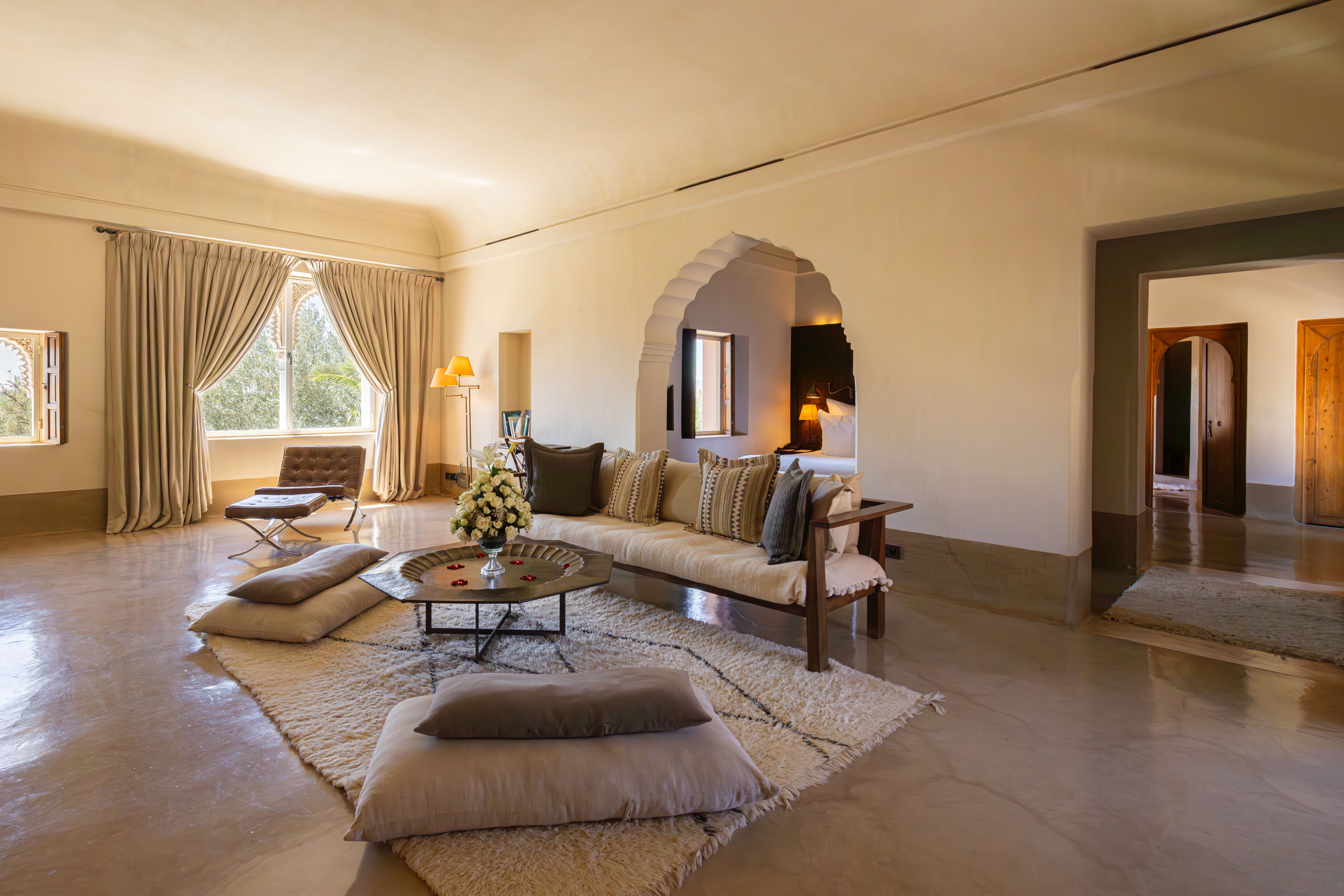 Large Harim Suite Salon
